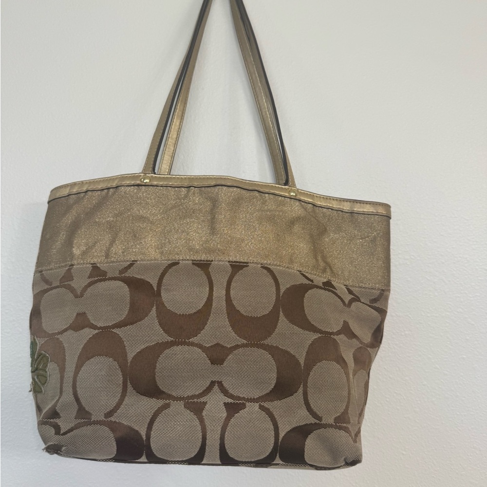 Coach Chrysanthemum or Peony Appliqué bag - Picture 7 of 15